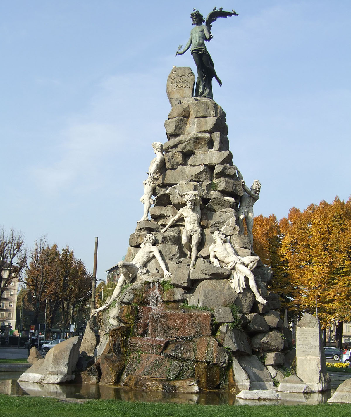 Il memoriale del Frejus in Piazza Statuto a Torino